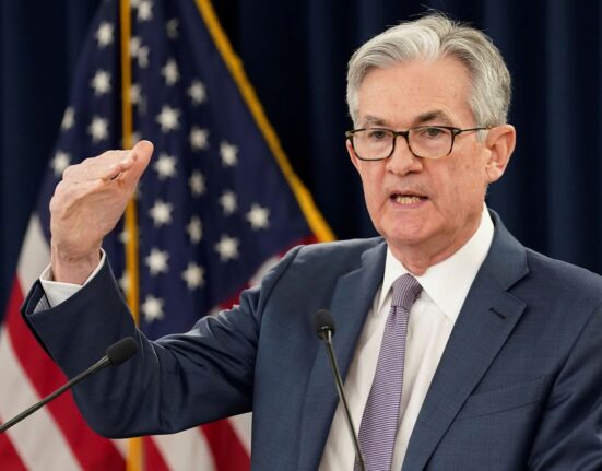 Fed có khả năng tăng lãi suất vào tháng 3 khi Powell thề sẽ duy trì cuộc chiến lạm phát